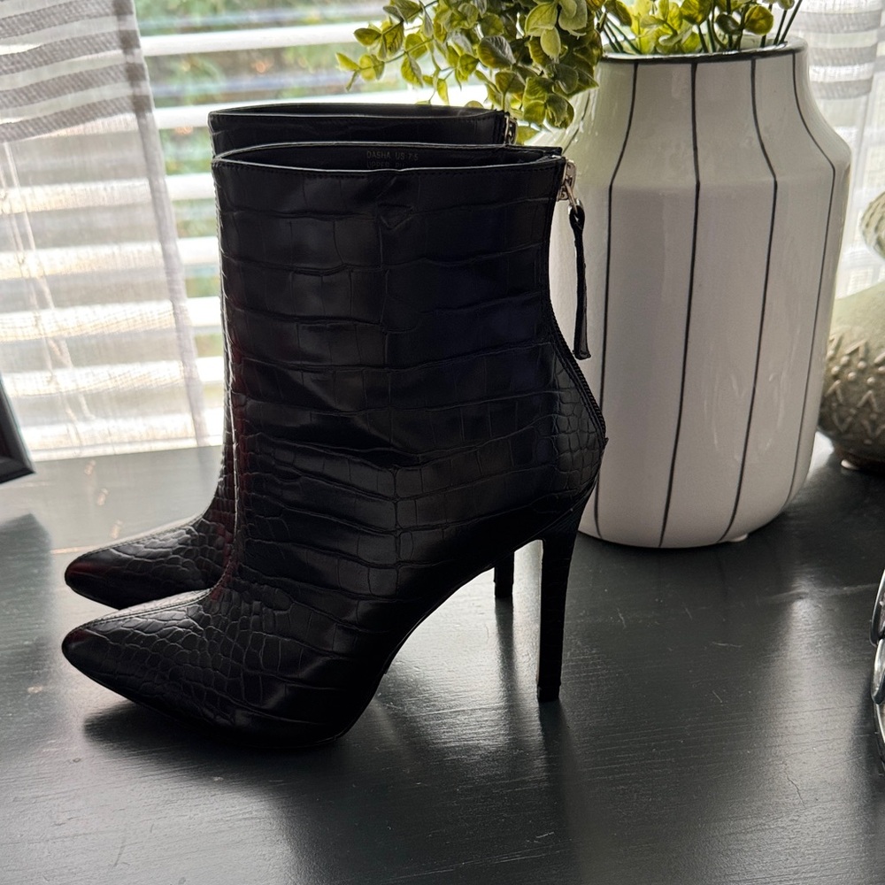bebe Black Crocodile-Patterned Heeled Boots